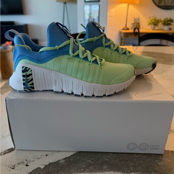 Nike woman’s custom Free Metcons Brand new never worn - Picture 3 of 9